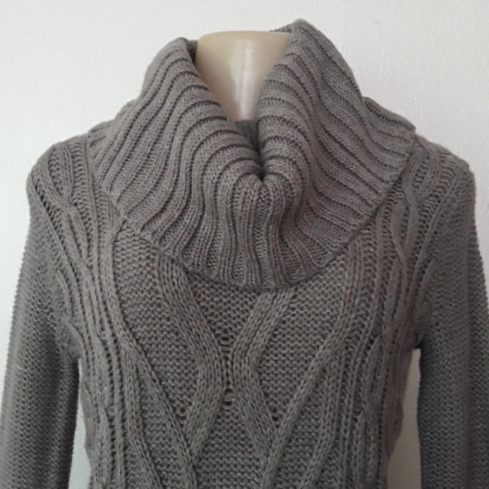 SALE💥$11 Forever 21: Sweater - Picture 2 of 5
